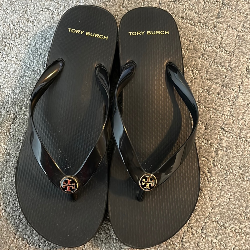 Brand new Tory Burch platform flip-flops